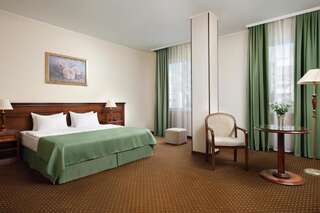 Гостиница Red Royal Краснодар Двухместный номер с 1 кроватью или 2 отдельными кроватями-1