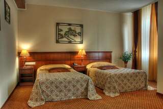 Гостиница Red Royal Краснодар Двухместный номер с 1 кроватью или 2 отдельными кроватями-4